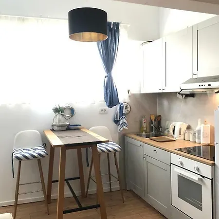 Sweet Navy Apartment